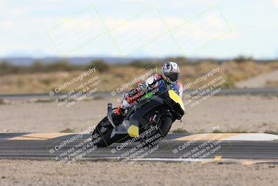 media/Nov-16-2025-Race Pace (Sun) [[8c5fa54630]]/Non Verified Riders (1st 20 Minutes)/5-Turn 15 (110pm)/